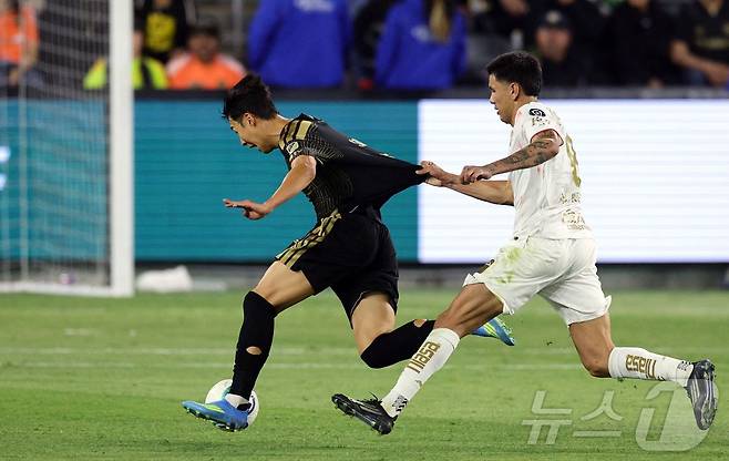 LA FC의 손흥민(왼쪽) ⓒ AFP=뉴스1