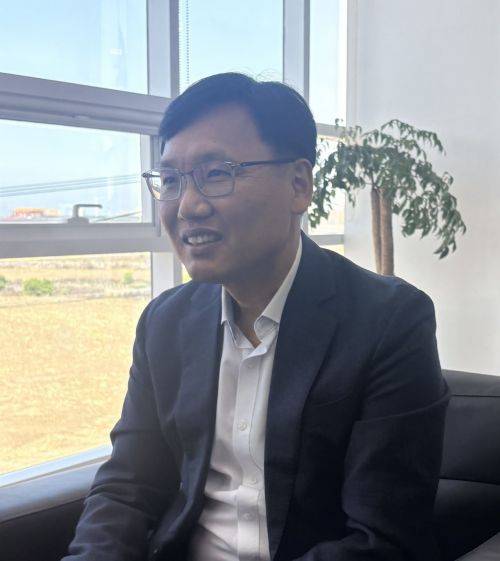 은상표 탐라해상풍력 대표가 아시아경제와 인터뷰하고 있다.