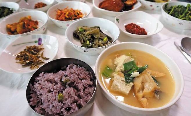 우럭젓국 한상차림. /조선일보DB