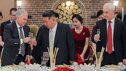 김정은, 러시아 공식대표단 환영 만찬 참석 / 사진=조선중앙통신