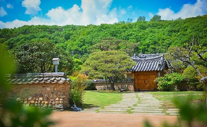 ‘남도 기차 둘레길’은 왕복 열차비와 현지 차량, 관광지 입장료와 체험료, 식사 4회도 포함된다. 한국관광공사