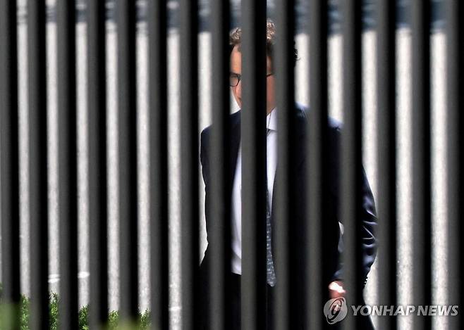 백악관 방문하는 앤트로픽 CEO 다리오 아모데이 앤트로픽 최고경영자(CEO)가 지난달 17일(현지시간) 면담을 위해 백악관에 도착하고 있다. [로이터=연합뉴스 자료사진. 재판매 및 DB 금지]