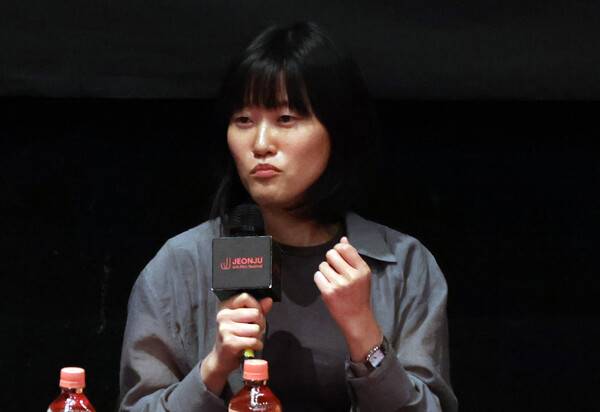 원소윤, 관객들과 즐거운 대화. 연합뉴스