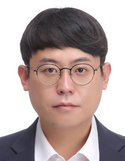정성윤 위원