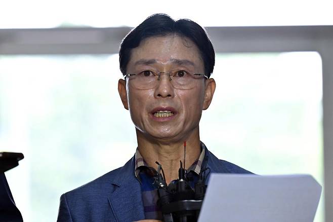채 상병 사건 관련 업무상과실치사 혐의를 받는 임성근 전 해병대 1사단장이 지난해 8월 11일 서울 서초구 순직해병 특검 사무실에서 출석 조사 전 입장을 밝히고 있다. 강예진 기자