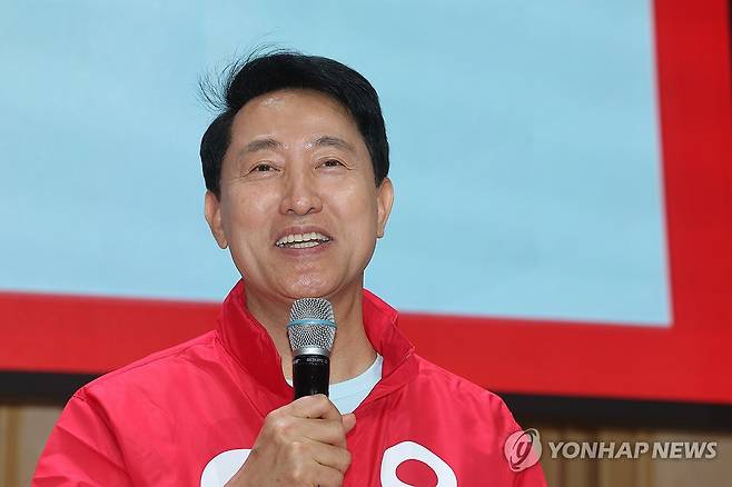 발언하는 오세훈 (서울=연합뉴스) 박동주 기자 = 국민의힘 오세훈 서울시장 후보가 2일 서울 서초구 백석예술대 교육동에서 열린 국민의힘 서초갑 필승 결의대회에서 발언하고 있다. 2026.5.2 pdj6635@yna.co.kr