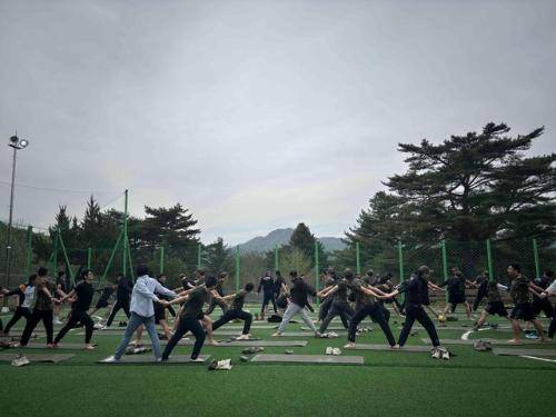 양구군이 군장병을 대상으로 한 평생학습 프로그램을 5년째 이어가며 관·군 상생 교육 모델을 정착시키고 있다.
