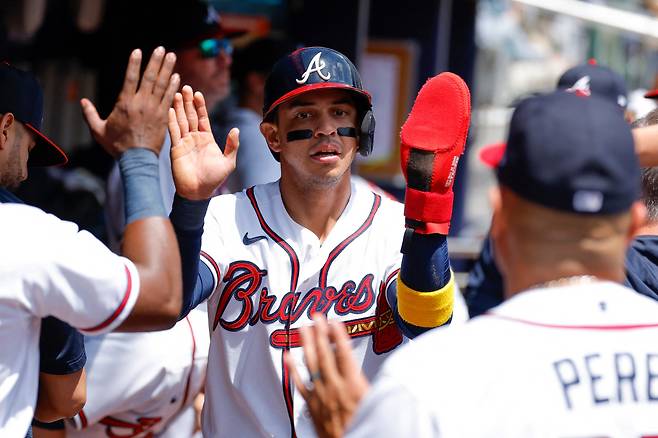 ATLANTA, GEORGIA - APRIL 30: Mauricio Dubon #14 of the Atlanta Braves reacts after scoring during the second inning against the Detroit Tigers at Truist Park on April 30, 2026 in Atlanta, Georgia.   Todd Kirkland/Getty Images/AFP (Photo by Todd Kirkland / GETTY IMAGES NORTH AMERICA / Getty Images via AFP)







<저작권자(c) 연합뉴스, 무단 전재-재배포, AI 학습 및 활용 금지>