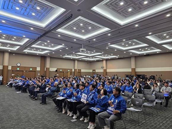 3일 민주당 대구후보들의 필승전진대회가 열리고 있다 [사진=김부겸 캠프]