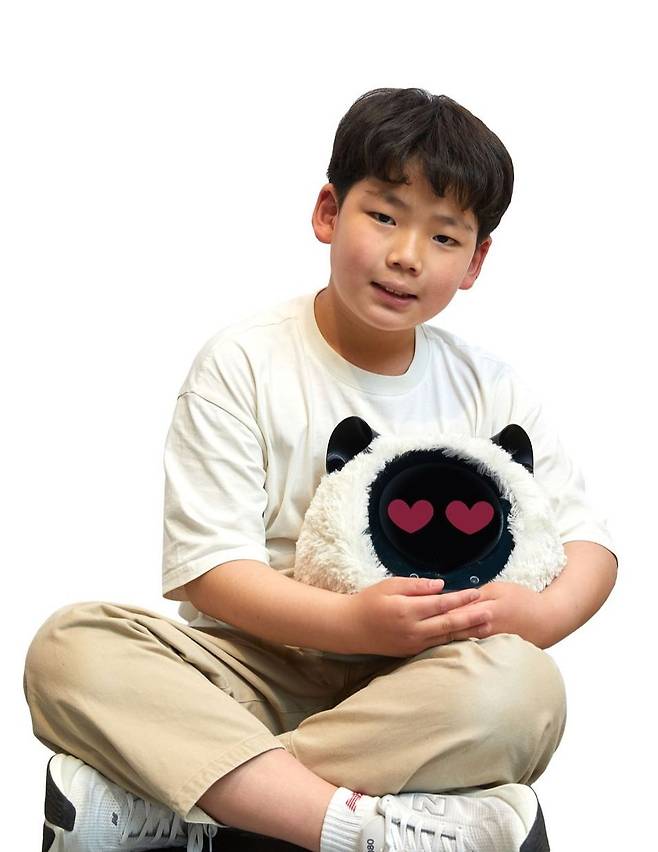 귀여운 에디가 더 많은 기능을 탑재해서 출시되길 기대한다는 방채원 학생기자.