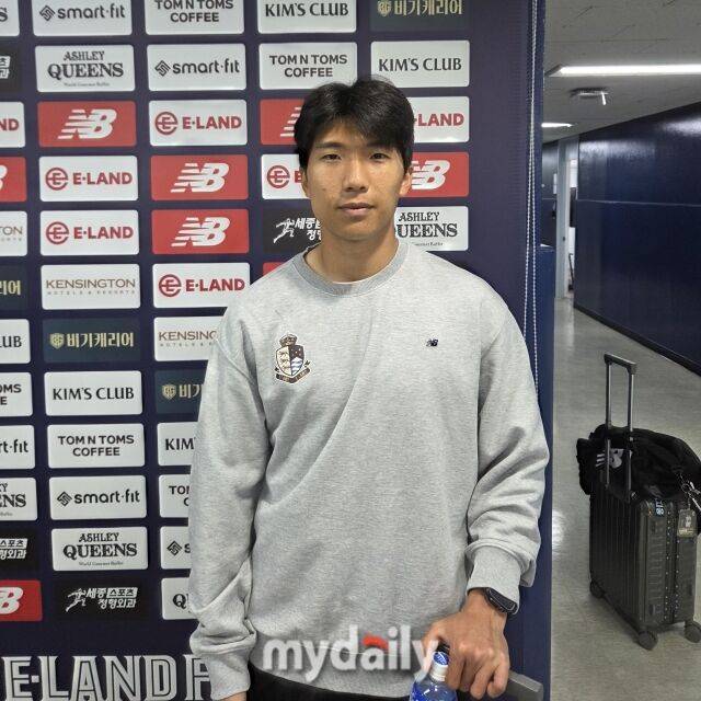 서울 이랜드가 3일 목동종합운동장에서 열린 김포FC와 10라운드 홈 경기에서 2-1로 승리했다. 경기 후 믹스트존 인터뷰에 임한 서울 이랜드 변경준./목동종합운동장=노찬혁 기자