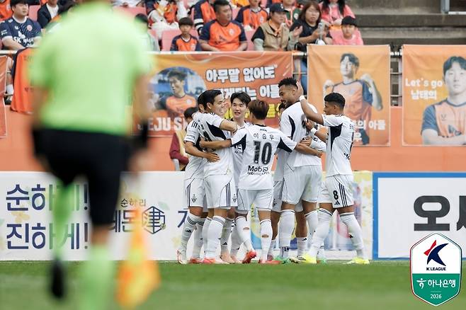 골세리머니를 펼치는 전북 현대 선수들 [한국프로축구연맹 제공. 재판매 및 DB 금지]