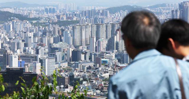 서울 남산에서 바라본 도심 곳곳에 아파트가 빼곡하다. [사진=연합뉴스]