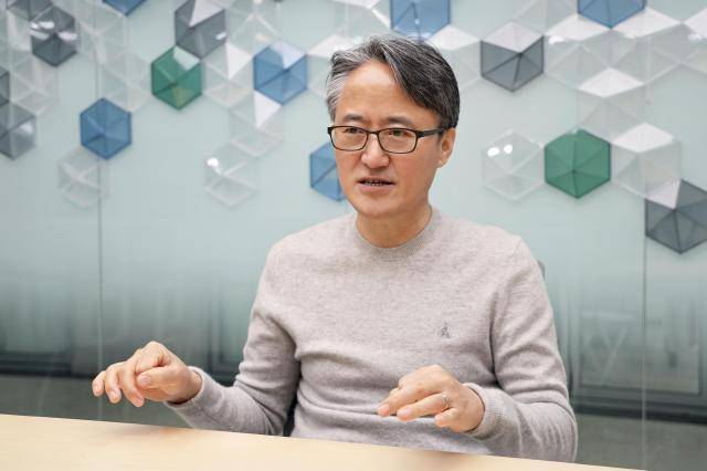 함일한 에이치에너지 대표가 5일 아주경제와 만나 인터뷰를 진행하고 있는 모습 [사진=이나경 기자]