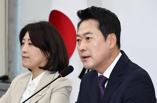 장동혁 국민의힘 대표가 5일 오전 서울 여의도 국회에서 열린 기자간담회에서 발언을 하고 있다. 2026.05.05 뉴시스