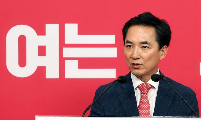 국민의힘 부산 북갑 국회의원 보궐선거 후보로 선출된 박민식 전 국가보훈부 장관이 5일 여의도 중앙당사에서 열린 기자간담회에서 인사말을 하고 있다.