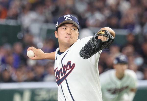 고우석이 지난 3월 열린 2026 WBC에서 불펜 투수로 등판해 역투하고 있다. 연합뉴스