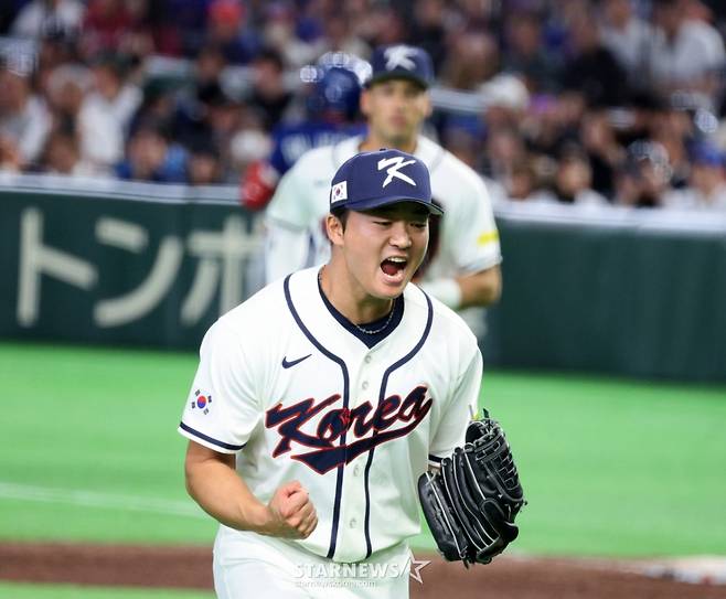 고우석이 지난 3월 8일 도쿄돔에서 열린 2026 WBC 도쿄POOL 대만과 조별리그에서 8회초 무실점 피칭을 펼친후 환호하고 있다. /사진=강영조 선임기자