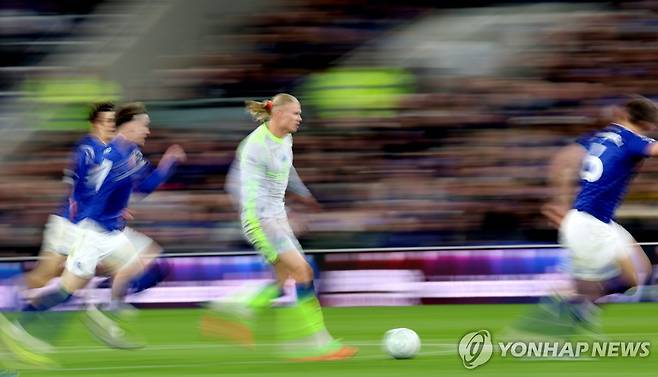 질주하는 맨시티의 엘링 홀란 [EPA=연합뉴스]