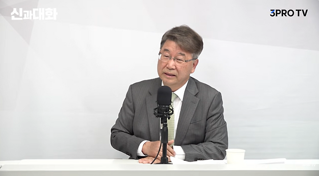 김지형 경제사회노동위원회 위원장&nbsp;