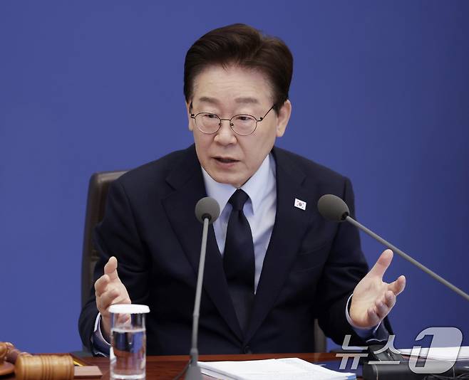 이재명 대통령이 6일 청와대에서 열린 제20회 국무회의 겸 제7차 비상경제점검회의에서 발언을 하고 있다. (청와대통신사진기자단) 2026.5.6 ⓒ 뉴스1 이재명 기자