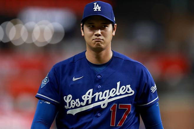HOUSTON, TEXAS - MAY 05: Shohei Ohtani #17 of the Los Angeles Dodgers reacts after the second inning of the game against the Houston Astros at Daikin Park on May 05, 2026 in Houston, Texas.   Kenneth Richmond/Getty Images/AFP (Photo by Kenneth Richmond / GETTY IMAGES NORTH AMERICA / Getty Images via AFP)







<저작권자(c) 연합뉴스, 무단 전재-재배포, AI 학습 및 활용 금지>