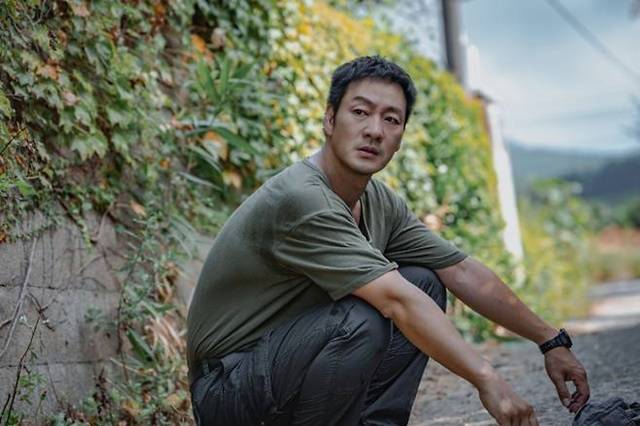 ENA 월화드라마 '허수아비'가 방송 단 6회 만에 놀라운 기록을 세웠다. 5일 방송된 6회는 전국 기준 7.41%, 수도권 7.65%를 기록하며 자체 최고 시청률을 경신했다. 이는 직전 회차보다 1.1%포인트 상승한 수치다. /ENA