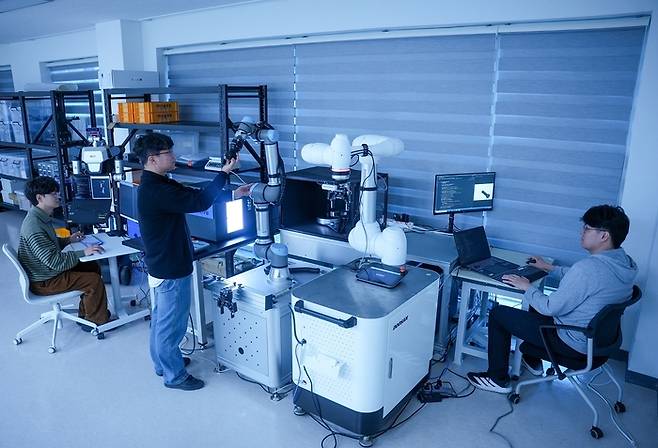 자율제조 다중 에이전트 AI 기술을 개발한 한국전기연구원 인공지능연구센터 이주경 박사 연구팀.
