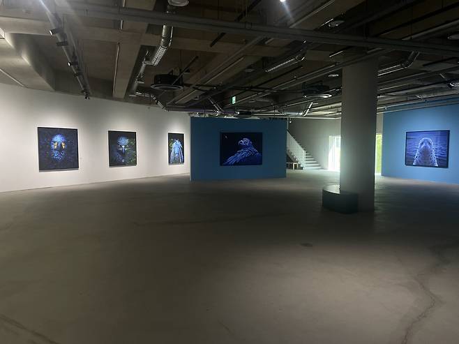 A view of the exhibition space for Korean artist Koh Sang-woo's solo show ″Still Breathing″ at Savina Museum of Contemporary Art in Eunpyeong District, northern Seoul, on April 30 [LIM JEONG-WON]