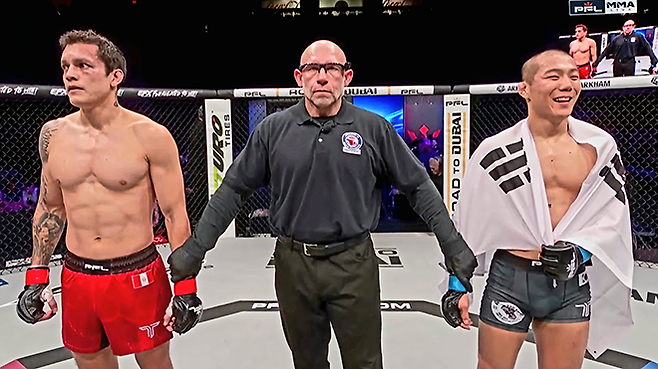 Road to UFC 시즌2 페더급 준결승 김상원이 UFC 4전 움베르토 반데나이에 대한 승리 선언을 기다리는 모습이 세계 2위 종합격투기 단체 Professional Fighters League 2026년 7번째 대회 하이라이트 영상 섬네일로 선정됐다. 사진=PFL MMA, Inc.