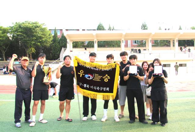 지난해 대구경북 대학 미식축구 춘계리그에서 우승을 차지한 경북대 선수단. 대구경북 미식축구협회 제공