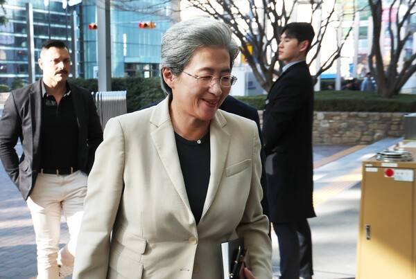 삼성전자 서초사옥 방문한 리사 수 AMD CEO. [출처=연합]