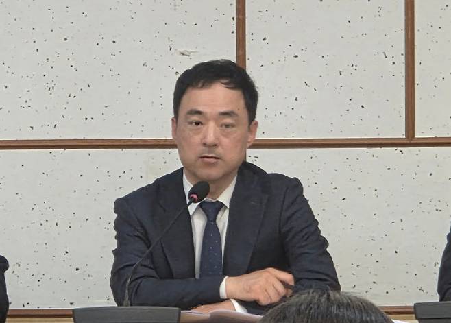 문경호 재정경제부 소득세제과장 7일 오후 서울 여의도 국회의원회관 제3세미나실에서 한국조세정책학회와 공동 개최한 ‘가상자산 과세, 긴급 점검 토론회’에서 발언을 하고 있다.(사진=서민지 기자)