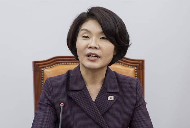 더불어민주당 한정애 정책위의장이 7일 국회에서 열린 정책조정회의에서 발언하고 있다. 연합뉴스