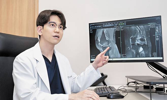 신주철 원장은 “연골판 파열은 주사 치료로 통증이 사라질 수도 있지만 그렇지 않다면 심각한 파열일 가능성이 높으므로 MRI 등 정밀검사를 받아봐야 한다”고 말했다. /김지아 헬스조선 객원기자