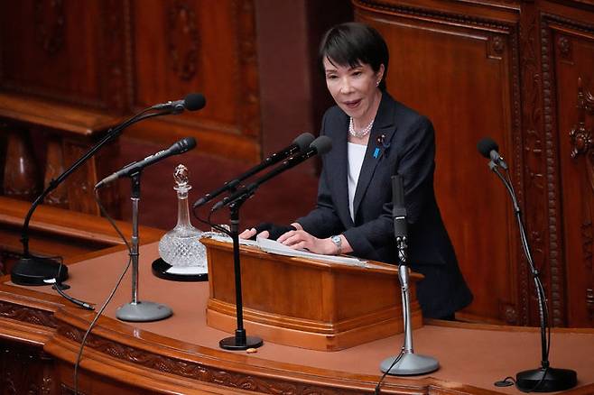 [도쿄=AP/뉴시스]지난 2월 20일 다카이치 사나에 일본 총리가 국회에서 시정방침 연설을 하고 있다. 2026.05.07.