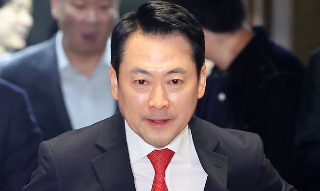 장동혁 국민의힘 대표가 6일 오후 서울 여의도 국회에서 열린 의원총회에 참석하고 있다. 뉴스1