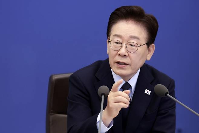 이재명 대통령이 6일 청와대에서 열린 국무회의 겸 비상경제점검회의에서 발언하고 있다. 2026.5.6. 연합뉴스
