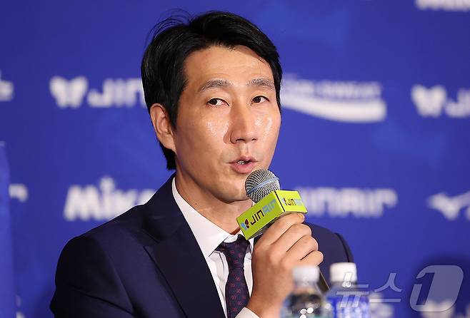 KBS N 스포츠 해설위원으로 합류한 권영민 전 한국전력 감독. ⓒ 뉴스1 김진환 기자