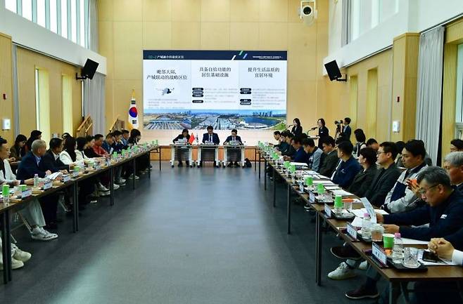 경산시는 7일 중국 심천전자상회 대표단을 초청해 관내 지역 기업과 간담회를 개최했다. 경산시 제공