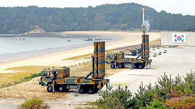 Two Cheongung-II medium-range surface-to-air missile (M-SAM) systems are used during a drill in Korea in this undated stock photo [JOONGANG PHOTO]