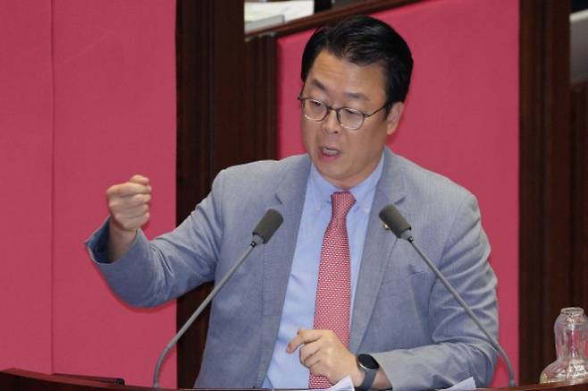 지난해 9월 15일 서울 여의도 국회에서 열린 제429회 국회(정기회) 제5차 본회의에서 정치에 관한 대정부 질문을 하고 있는 곽규택 국민의힘 의원. /사진=뉴스1