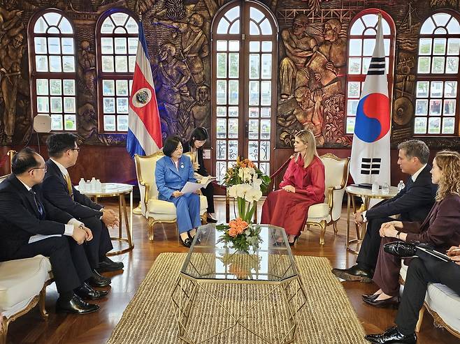 양경숙 특사, 코스타리카 대통령 예방 [외교부 제공. 재판매 및 DB 금지]