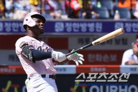 한화 페라자가 9일 LG전서 3회말 동점 투런포를 쳤다. 사진제공=한화 이글스
