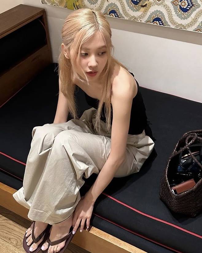 인스타그램 @roses_are_rosie