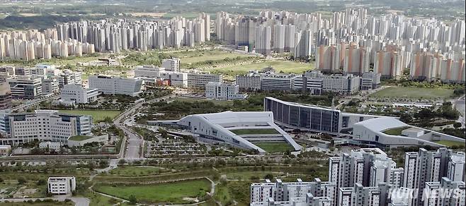 충남도청 전경.