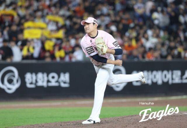 1435일 만에 60개 이상의 공을 던졌지만 웃지 못했다./한화 이글스