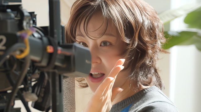 9일 오후 11시 10분 방영되는 MBC 예능 '전지적 참견 시점' 397회에서는 이른바 ‘청소 요정’으로 불리며 큰 사랑을 받은 최강희가 로봇청소기 광고 모델로 낙점되어 촬영장에 입성하는 모습이 그려진다./ MBC 예능 '전지적 참견 시점'