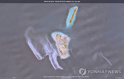 하르그섬 서쪽 해상 원유 유출 위성사진 [유럽우주국 사진 AP=연합뉴스 제공]