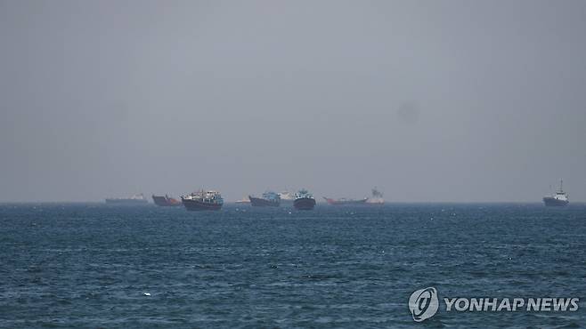 호르무즈 해협의 선박들 [로이터 연합뉴스 자료사진. 재판매 및 DB금지]